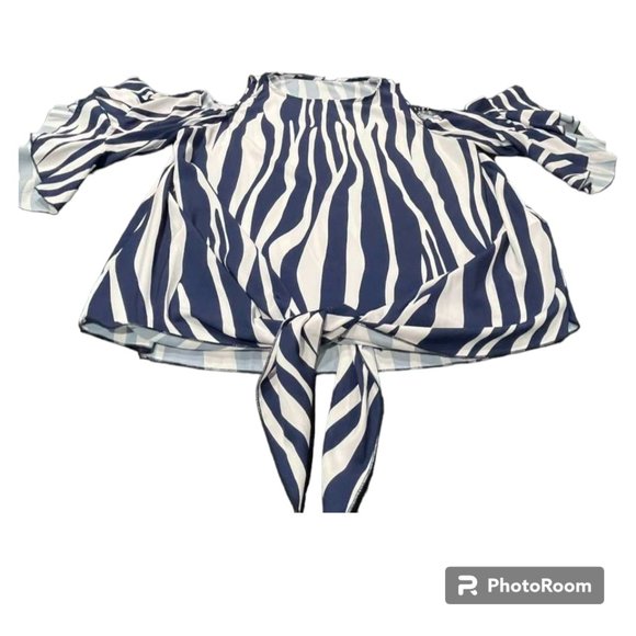 Relaxed Flowy Breezy Front Tie Cold Shoulder Summer Top - Picture 13 of 16